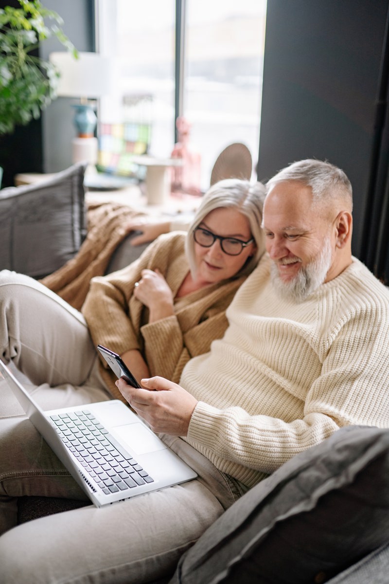 Senior Pexels Yan Krukov 6817703